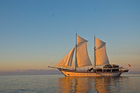 SY Zen Luxury Phinisi Schooner